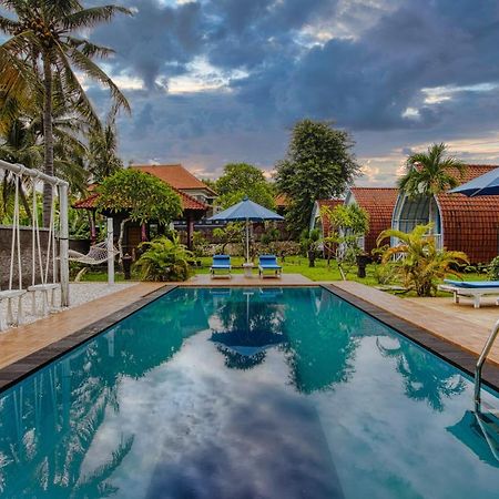 Megaland Bungalow Batununggul المظهر الخارجي الصورة